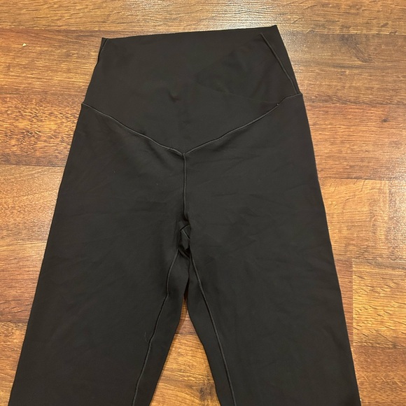 Offline by Aerie Crossover Flare Leggings Women’s Size Medium Black High Rise - Picture 3 of 6
